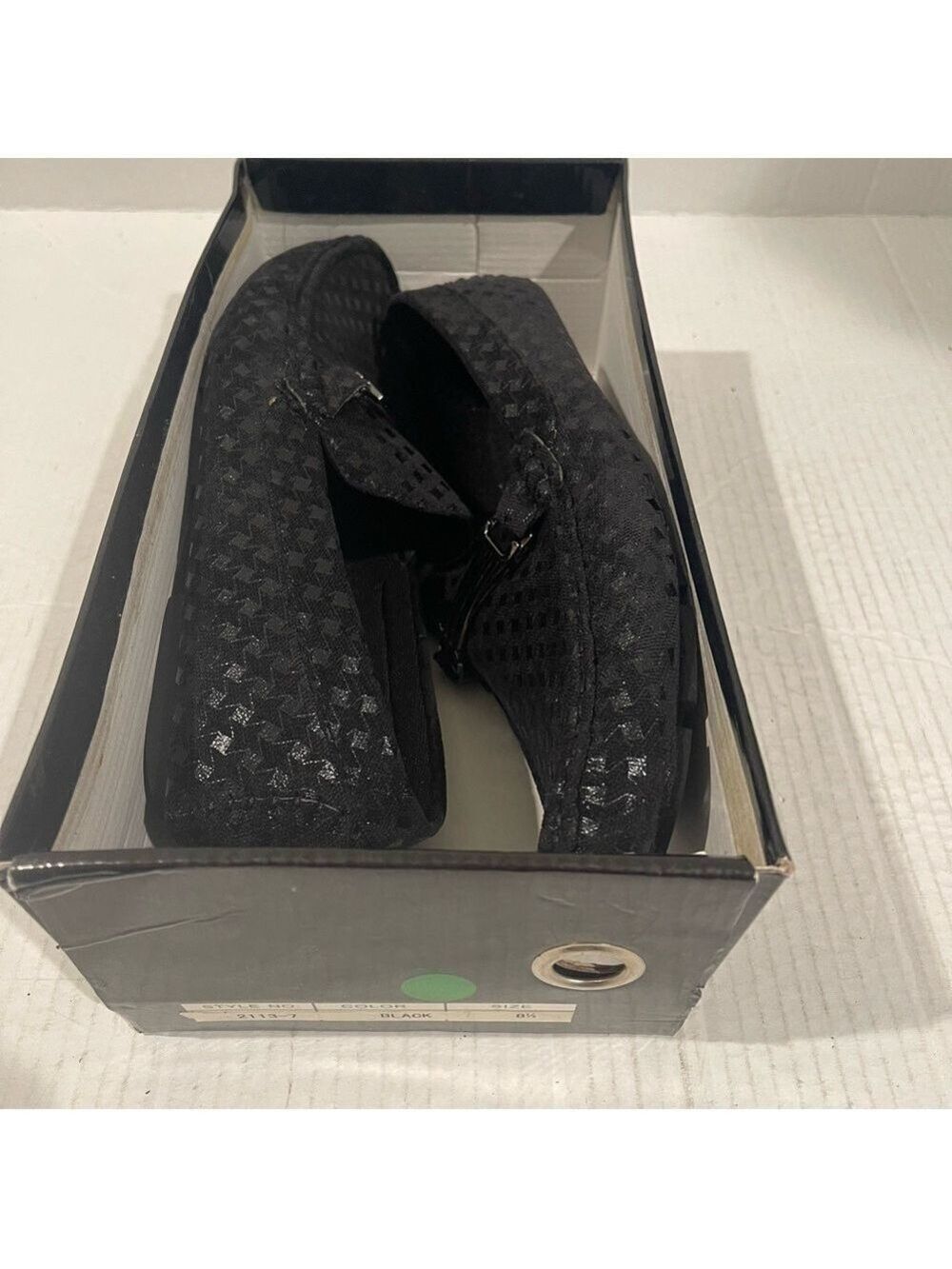 Men’s Chuxx Checkered Black Velvet Loafers Size 8.5 US! - Picture 4 of 6